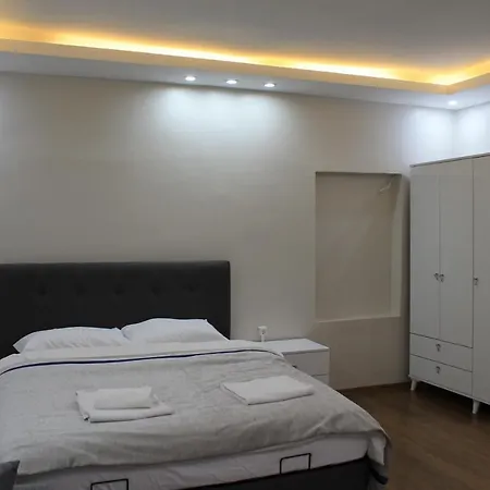 Apartment Beyoglu Asmalimescit'te Mobilyali Balkonlu Daire *