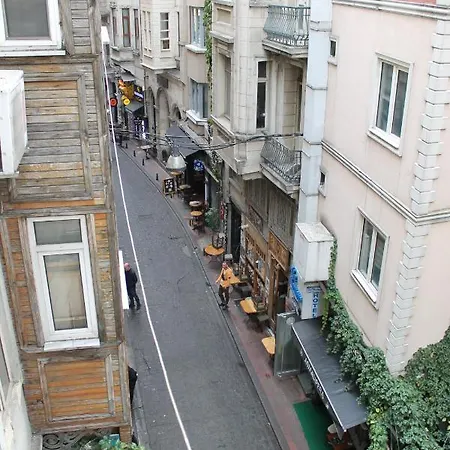 Beyoglu Asmalimescit'te Mobilyali Balkonlu Daire Apartment Istanbul