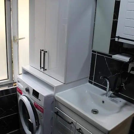 Apartment Beyoglu Asmalimescit'te Mobilyali Balkonlu Daire Istanbul
