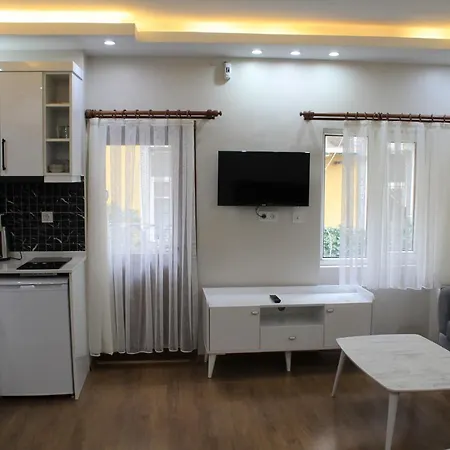 Apartment Beyoglu Asmalimescit'te Mobilyali Balkonlu Daire